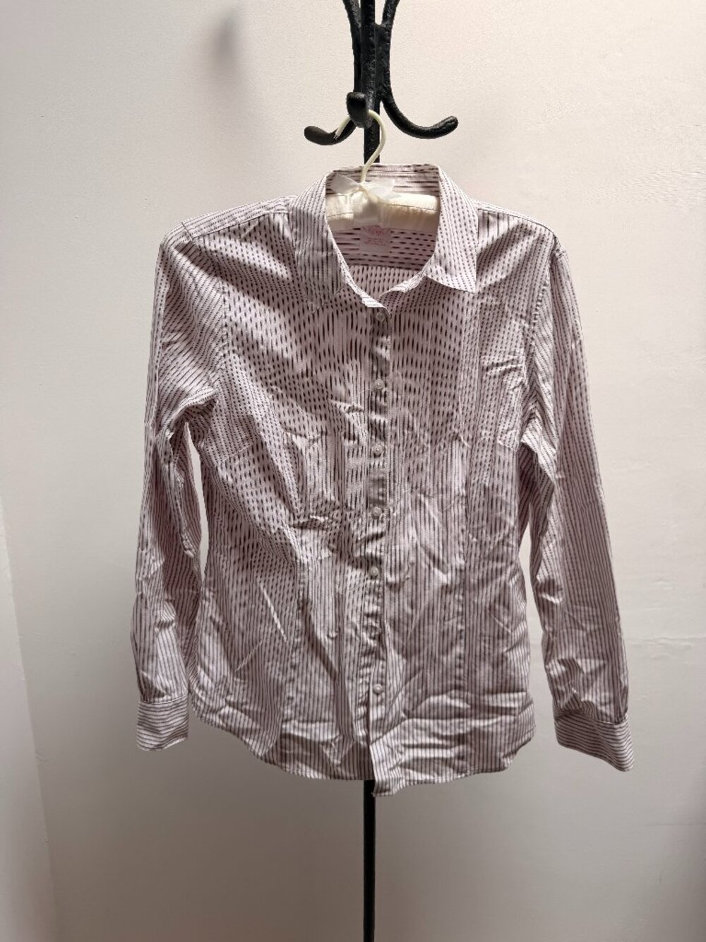 Brooks Brothers Tailored Fit Non-Iron Pink Stripe Shirt Size 6